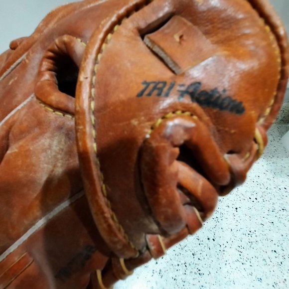 Louisville Slugger G125-5CW RHT Professional Player Design Made in Japan Glove - Picture 10 of 10